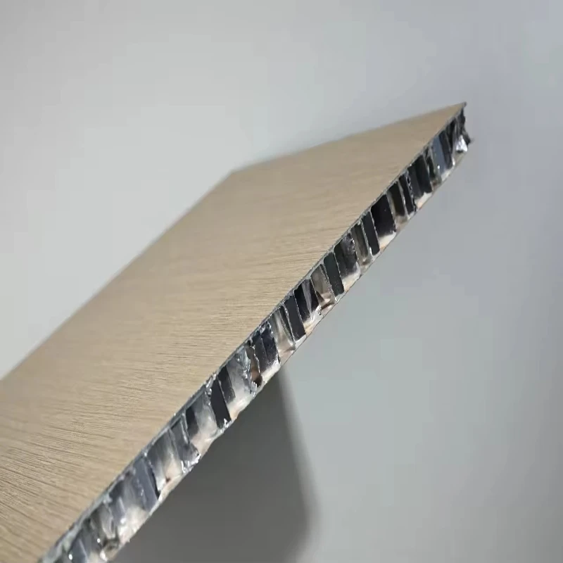 Alumīnija šūnveida kompozītmateriālu panelis